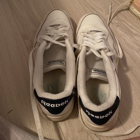 Reebok shoes - Picture 3 of 4